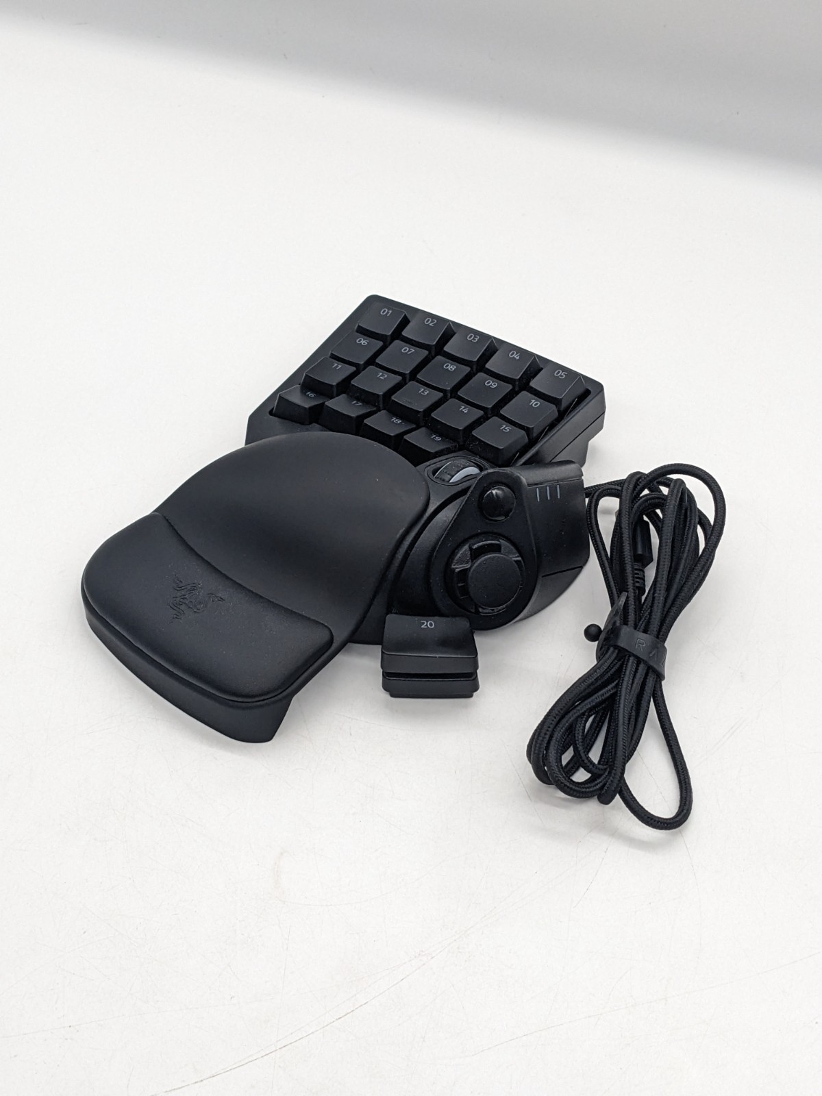 Razer Tartarus Pro gaming keypad gamepad buttons rapid-fire 32 READ DESCRIP