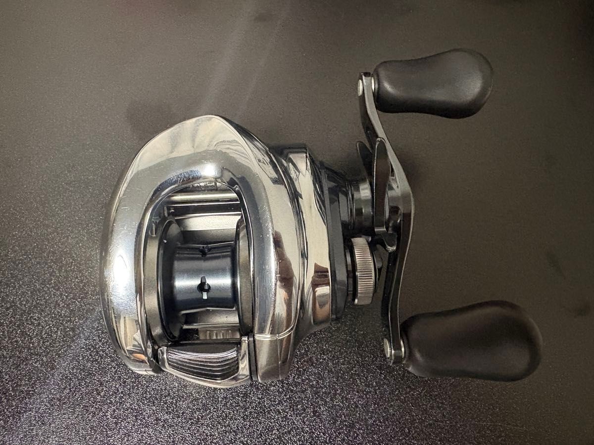 Shimano 19 Antares HG Right Hand Baitcasting Reel High Gear Shimano 19 Antares HG Right Hand Baitcasting Reel High Gear
