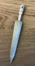 ANTIQUE VICTORIAN HAND CARVED SEWING PARASOL NEEDLECASE WITH STANHOPE