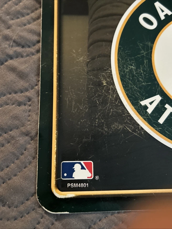 Letrero metálico de estacionamiento reservado Oakland Athletics. 8-1/2" x 11" 2012 MLB OFICIAL Foto 4 de 4