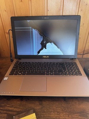 Asus X550V 15.6 I7-6700HQ 8GB RAM 256GB SSD Win10 Ohne Netzteil Akku