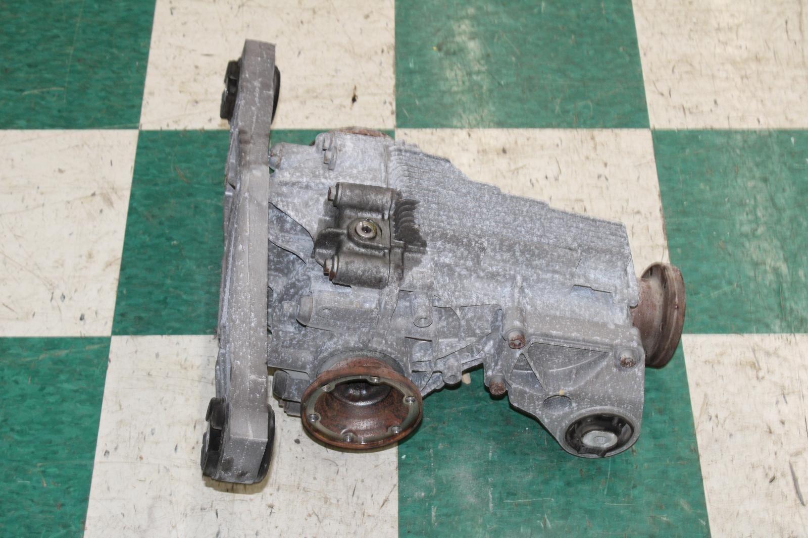 13-18 Flying Spur Sedan 6.0L Rear Differential Diff Carrier Assembly OEM OE WTY