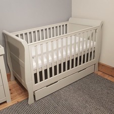 Mamas & Papas Mia Cot / Toddler  Bed + Draw
