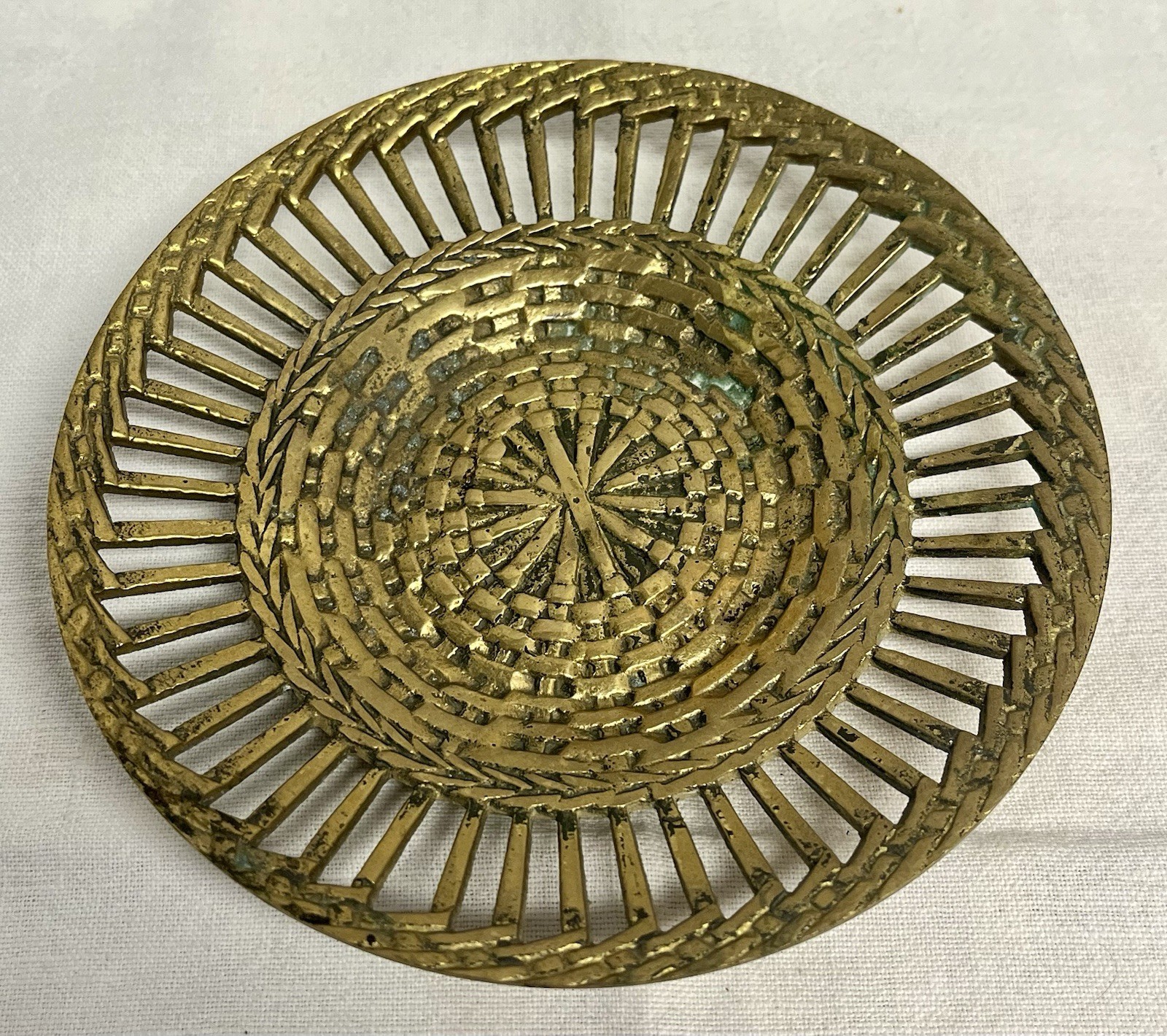 Vintage brass woven basket style trinket tray decorative catch all dish, vintage trinket box