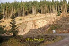 Foto 6x4 Steinbruch an Forststraße, Middle Burn Innerleithen A Steinbruch für ro c2014