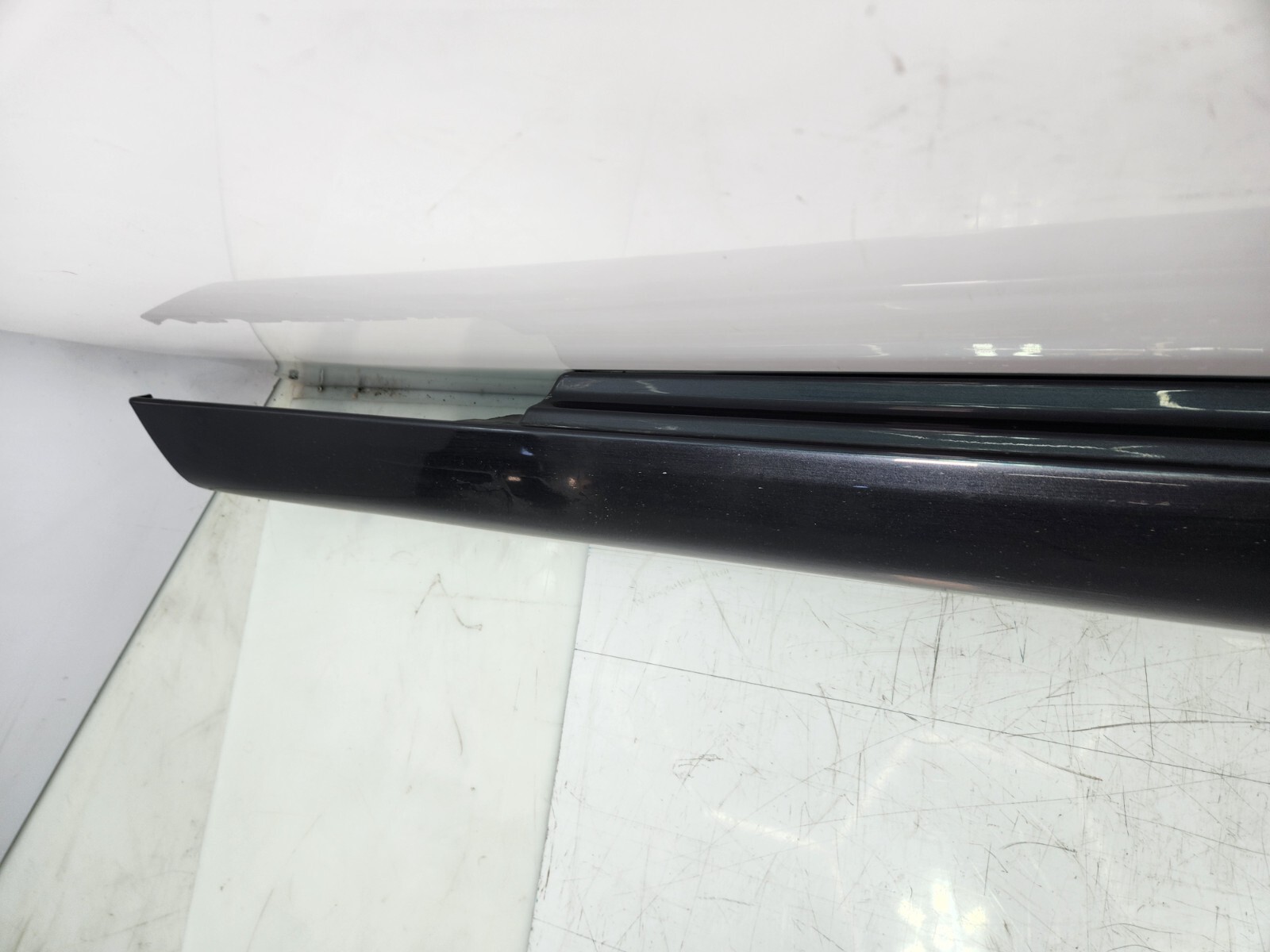 ✅ 10-14 OEM Rolls-Royce Ghost RR4 Left Driver Side Skirt Rocker Panel Gray