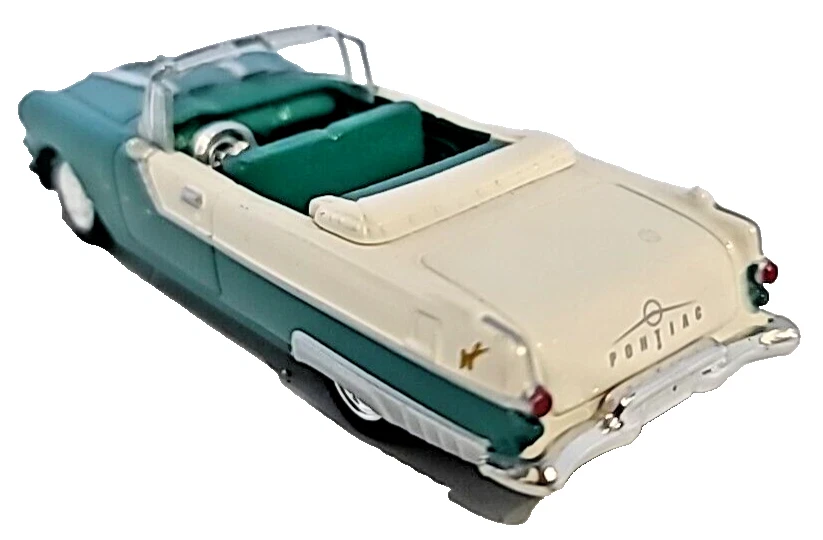 1955 Pontiac Starchief Green & White Convertible 1:43 Scale Diecast By New Ray - Image 3 of 4
