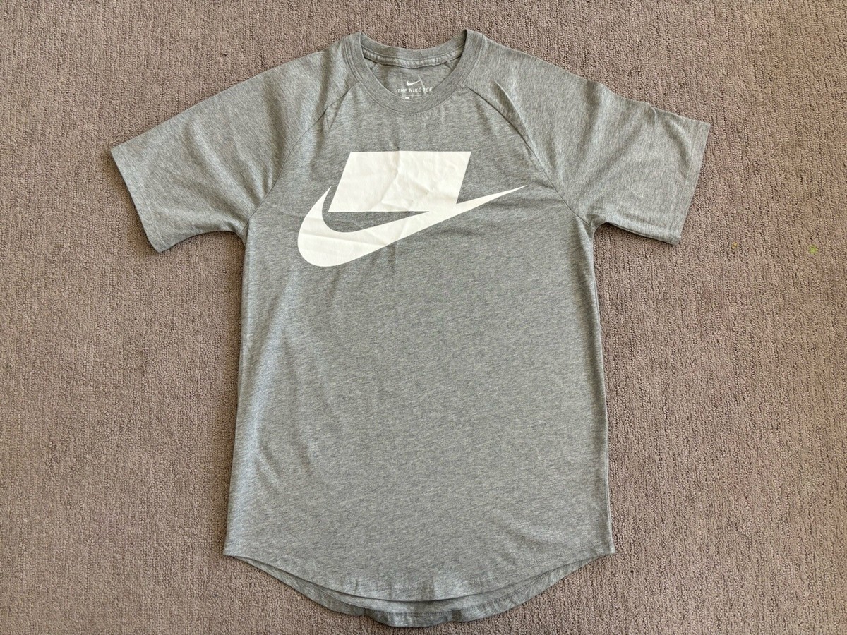 NIKE Futura Block ロゴTシャツ 海外規格 s-l1200.jpg