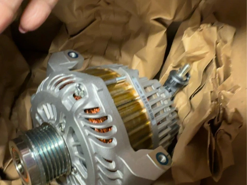 FORD CROWN VICTORIA 2004-2005 MONTAJE ALTERNADOR 4W7Z10346AD Foto 2 de 4