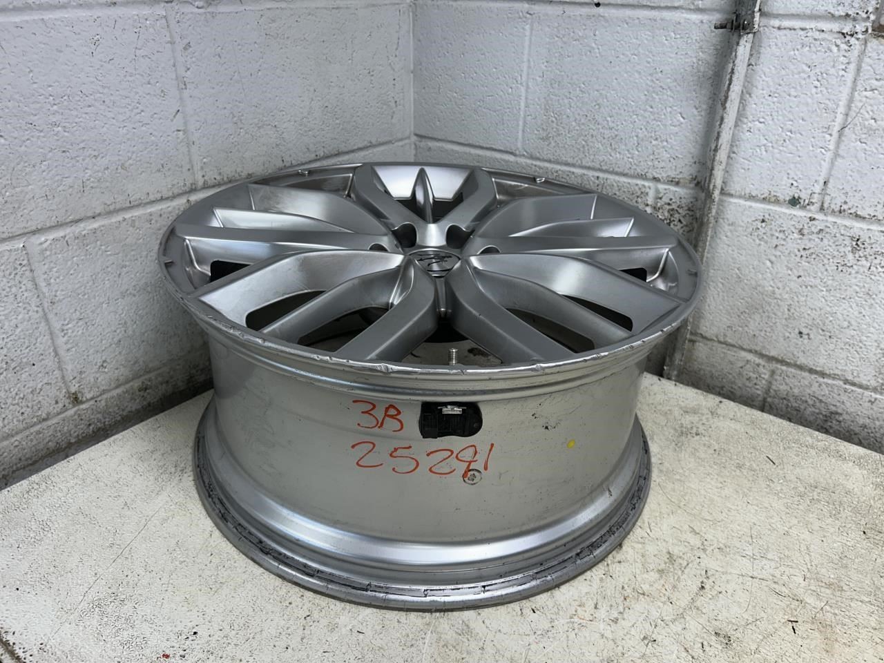 2022 MASERATI LEVANTE 20X9 Wheel 15 Spoke B Condition OEM ID 670112462