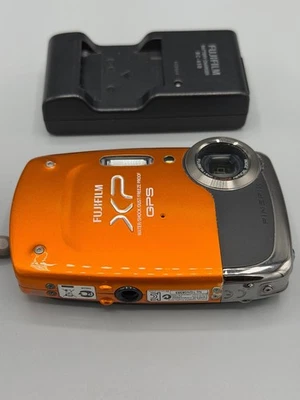 FUJI FinePix XP30 Digitalkamera orange wasserdicht stoßfest Unterwasserkamera - Bild 1 von 4