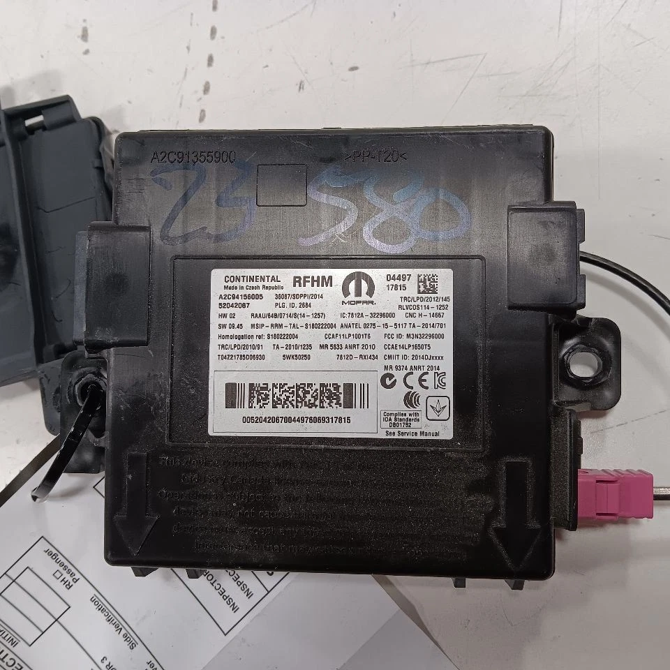 Módulo de control de presión de neumáticos FIAT 500 {52042067} 2017 2016 Foto 4 de 4