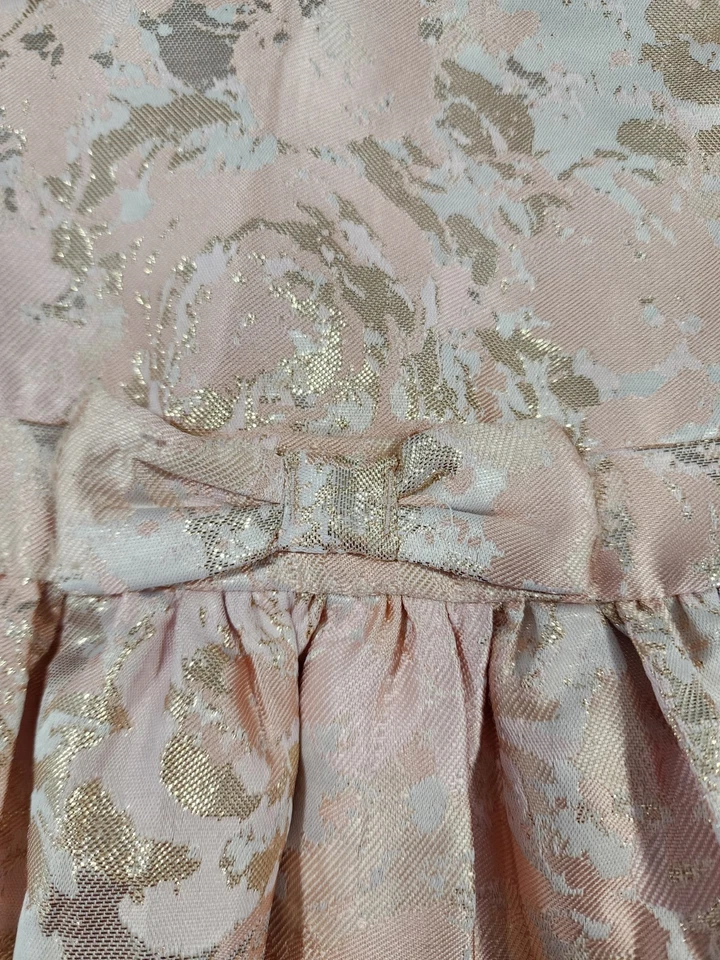Vestido de vacaciones The Children's Place en oro rosa talla 2T Foto 3 de 4