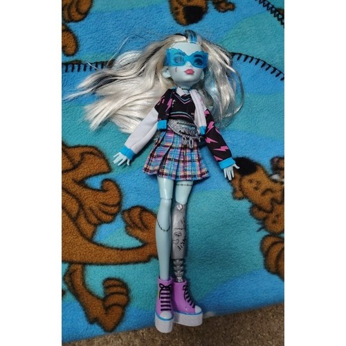 Monster High Doll 2021 Original Outfit