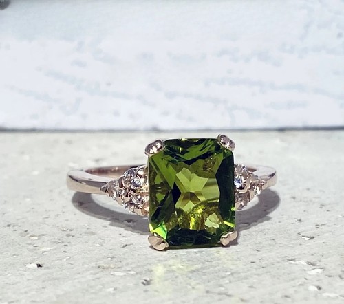 6.30 Ct Emerald Cut Natural Peridot Diamond Engagement Ring 14K White Gold - Picture 3 of 7