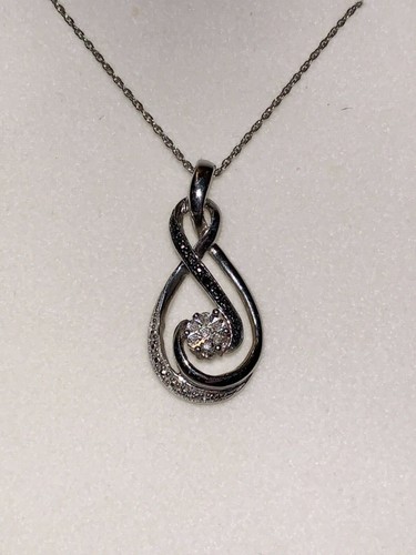 *TOP* Kay Jewelers Sterlingsilber schwarze & 7 weiße Diamanten Halskette (18 Zoll)