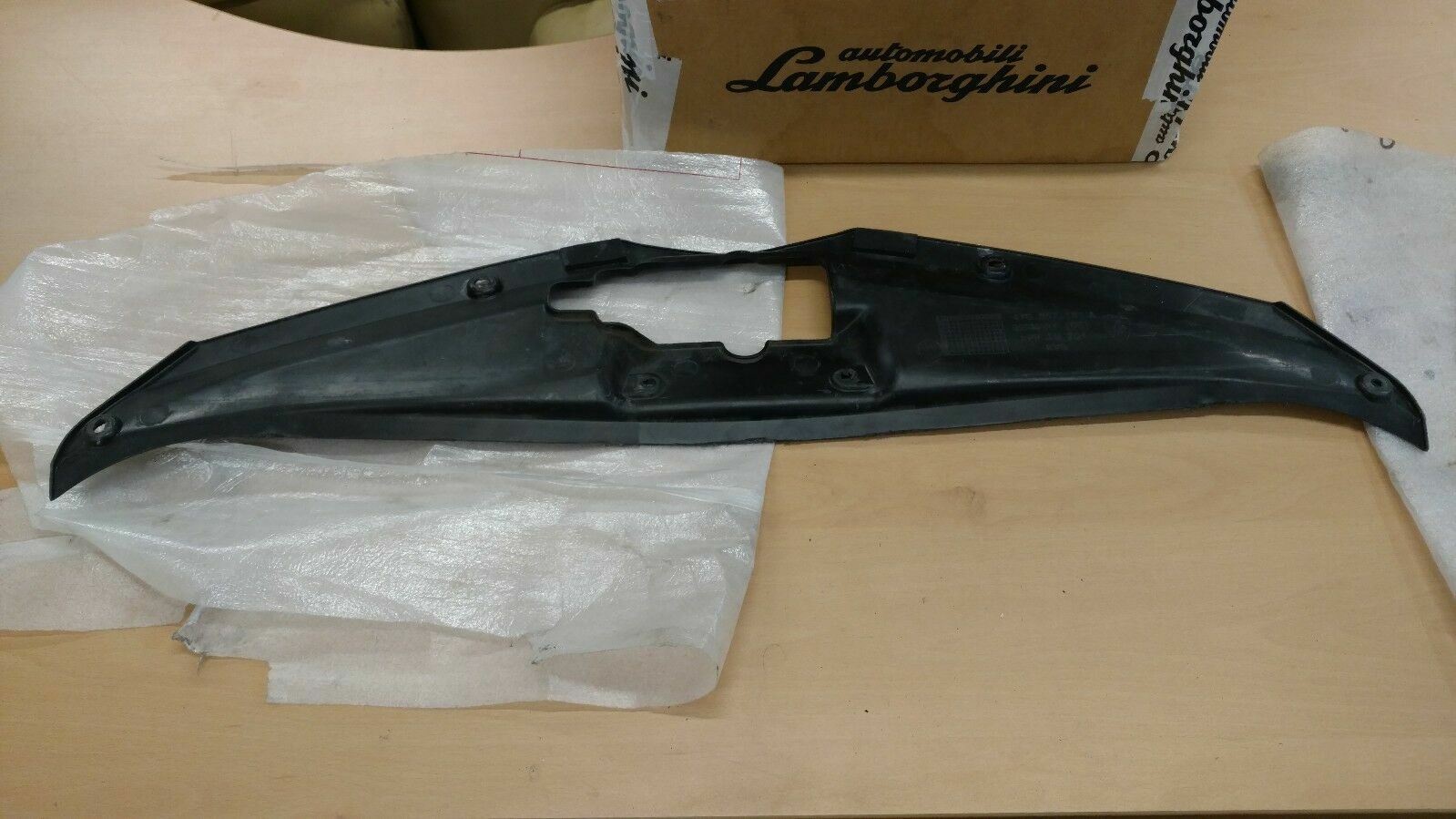 LAMBORGHINI AVENTADOR LP700 FRONT CENTER TRUNK INNER COVER OEM 470857161A