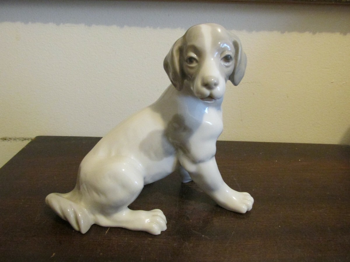 犬の陶器の置物 NAO Spain Handcrafted porcelain 犬の陶器の置物 NAO Spain Handcrafted porcelain