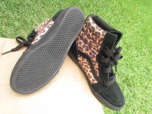 vans black and leopard print