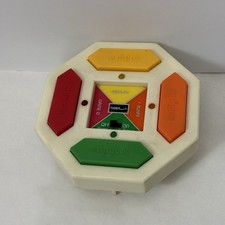 Vintage 1988 Tiger COPY CAT Handheld Electronic Memory Game