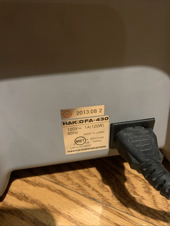 Extractor de humos de dos puertos Hakko FA-430 con kit de conductos y boquilla rectangular Foto 3 de 4