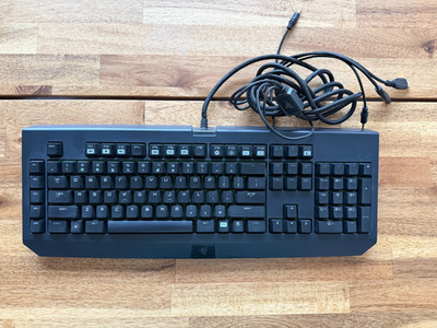 Razer BlackWidow Ultimate 2013 Mechanische Gaming Tastatur RZ03-0038 - Grüne Rückseite