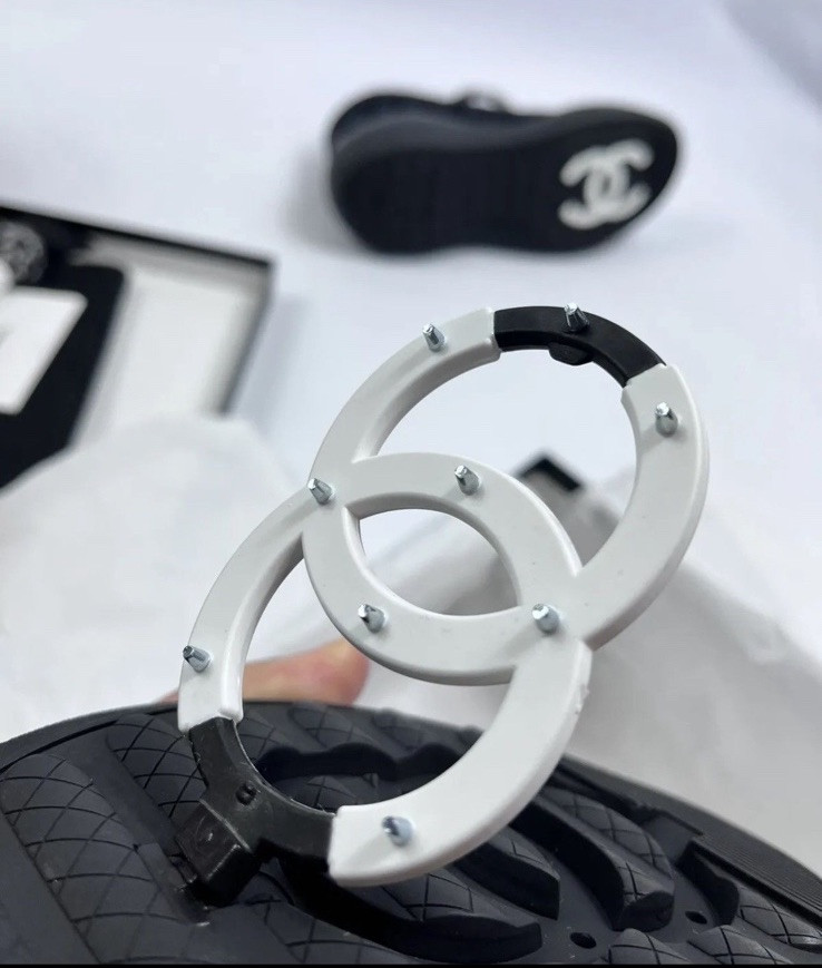 CHANEL Fall-Winter 22/23 Winter Sneakers Size: 42 fits UK8.5/9 image 9