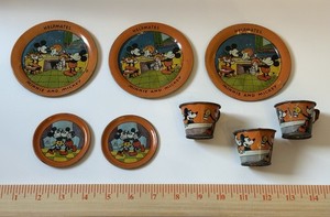 Antique 1930s Disney Mickey Minnie Mouse HELPMATES Lithograph Tin Toy Dishes 8pc