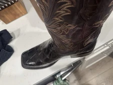 Ariat Men's Bench Made Alligator Boots 11 1/2 EE Square Toe