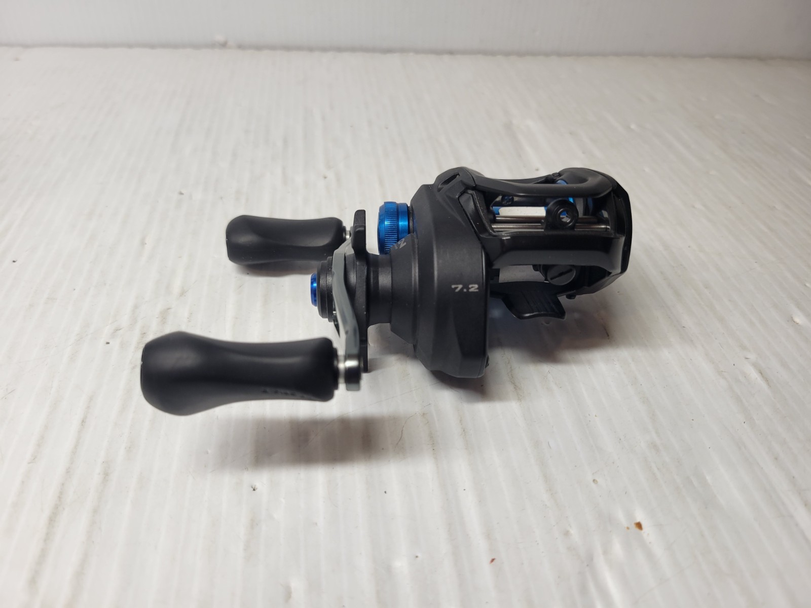 New Shimano SLX 150HG Right Hand Baitcasting Reel 7.2:1 Gear