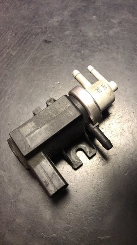 AUDI A4 B5 2000 Magnetventil 1J0906627A