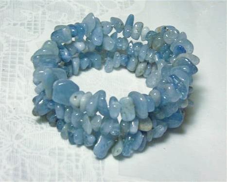 CYNTHIA LYNN "TRANQUIL" MARCH BIRTHSTONE BLUE AQUAMARINE CHIP COIL BRACELET - Picture 1 of 1