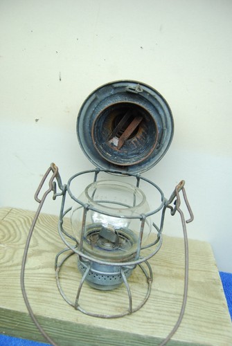 R.F. & P. Adlake Kero Railroad Lantern "Richmond Fredericksburg & Potomac" - Picture 10 of 23