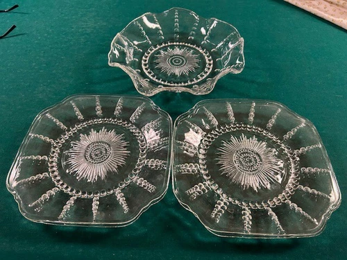 Clear Federal Glass Co Columbia pattern 4, 9" Plates And 1, 10.5" Bowl Ruffled