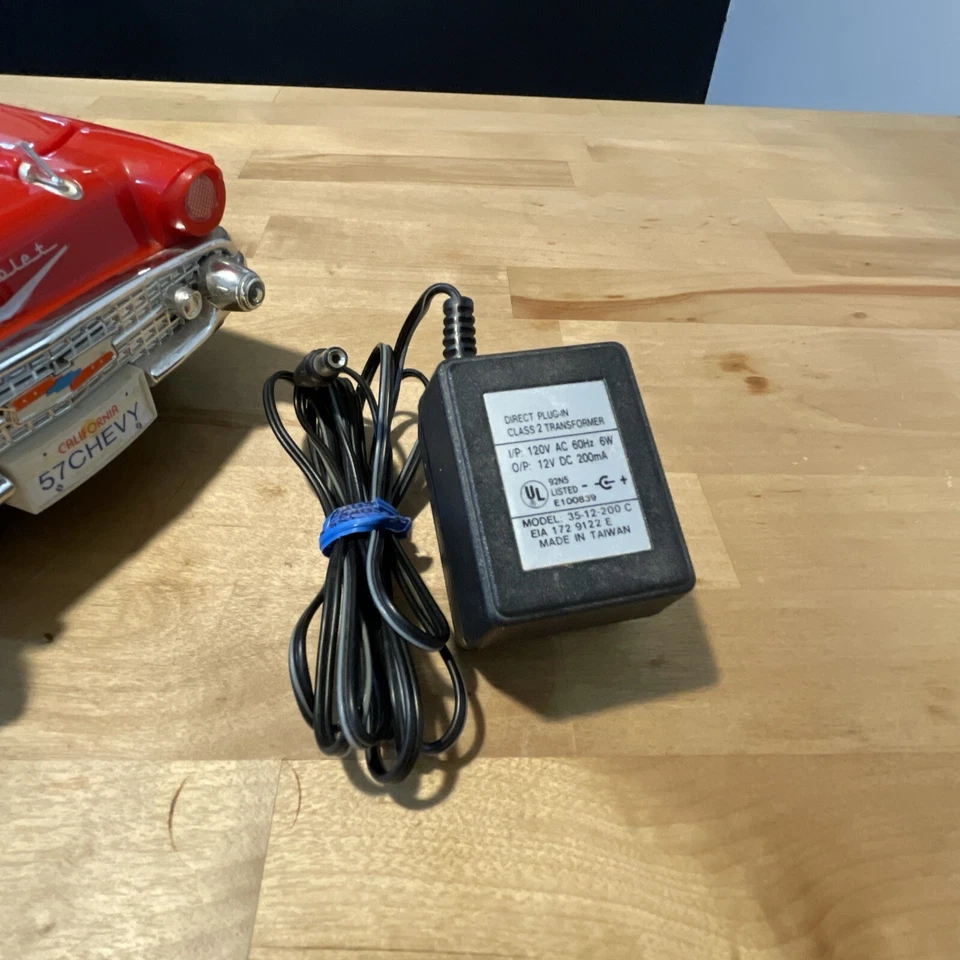 1957 Red Chevy VHS Video Cassette Rebobinador 1980 Oficialmente Chevy Licenciado FUNCIONA - Imagem 4 de 4