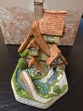 David Winter Lily Cottage SIGNED British Hand made and Hand Painted 2006