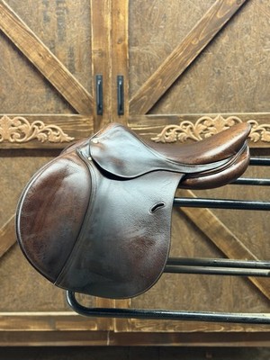 Antares Evolution Close Contact Jump Saddle 17'' MW
