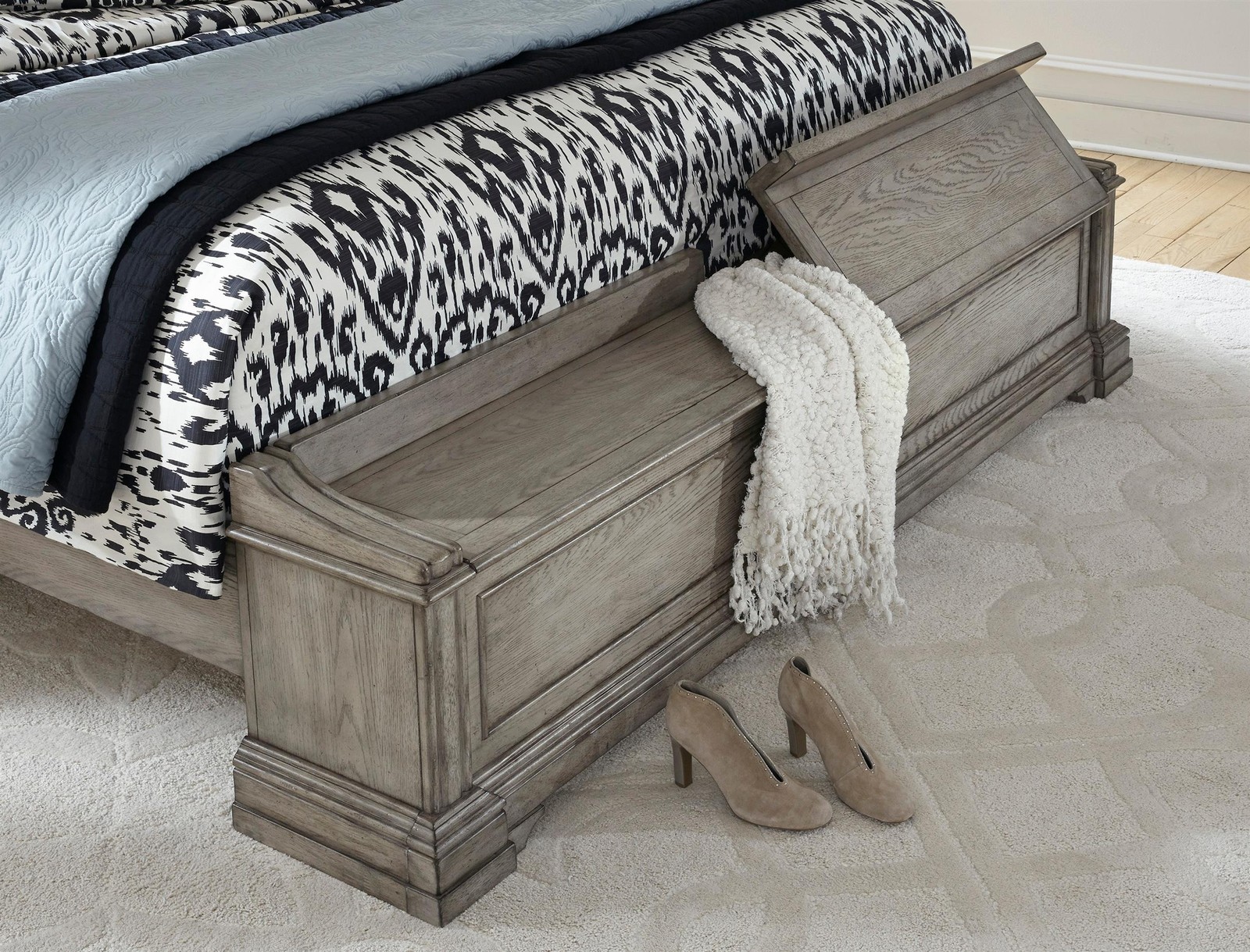 Pulaski Madison Ridge Queen Panel Bed With Blanket Chest Footboard in Taupe