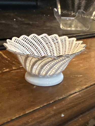 klausenburg Porcelain Small Reticulated Floral Center Bowl 2x4 In - Picture 7 of 7