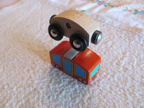33927 BRIO Wooden Sky Train passenger gondola FREE SHIPPING in US rare find LOOK