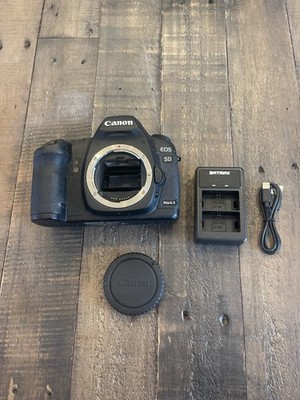 Canon EOS 5D Mark II Digital SLR Camera - Black w/ Battery And Charger Works