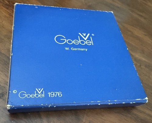 SEE PICS Goebel Collectors Club Member Hummel Ceramic Plaque Plate Ornament - Picture 7 of 7