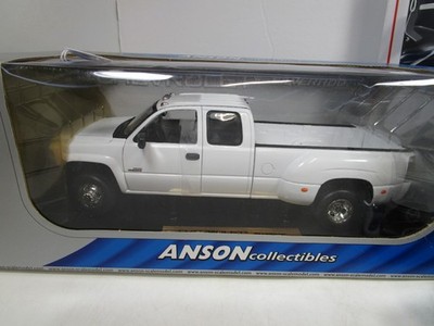 ANSON 1/18 CHEVY SILVERADO DUALLY W/ TRAILER AND BEATER 1965