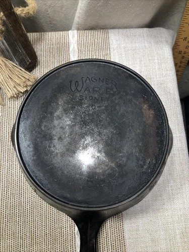 Vintage Wagner Ware Sidney-0-5C  Cast Iron 8” Frying Pan Outside Heat Ring