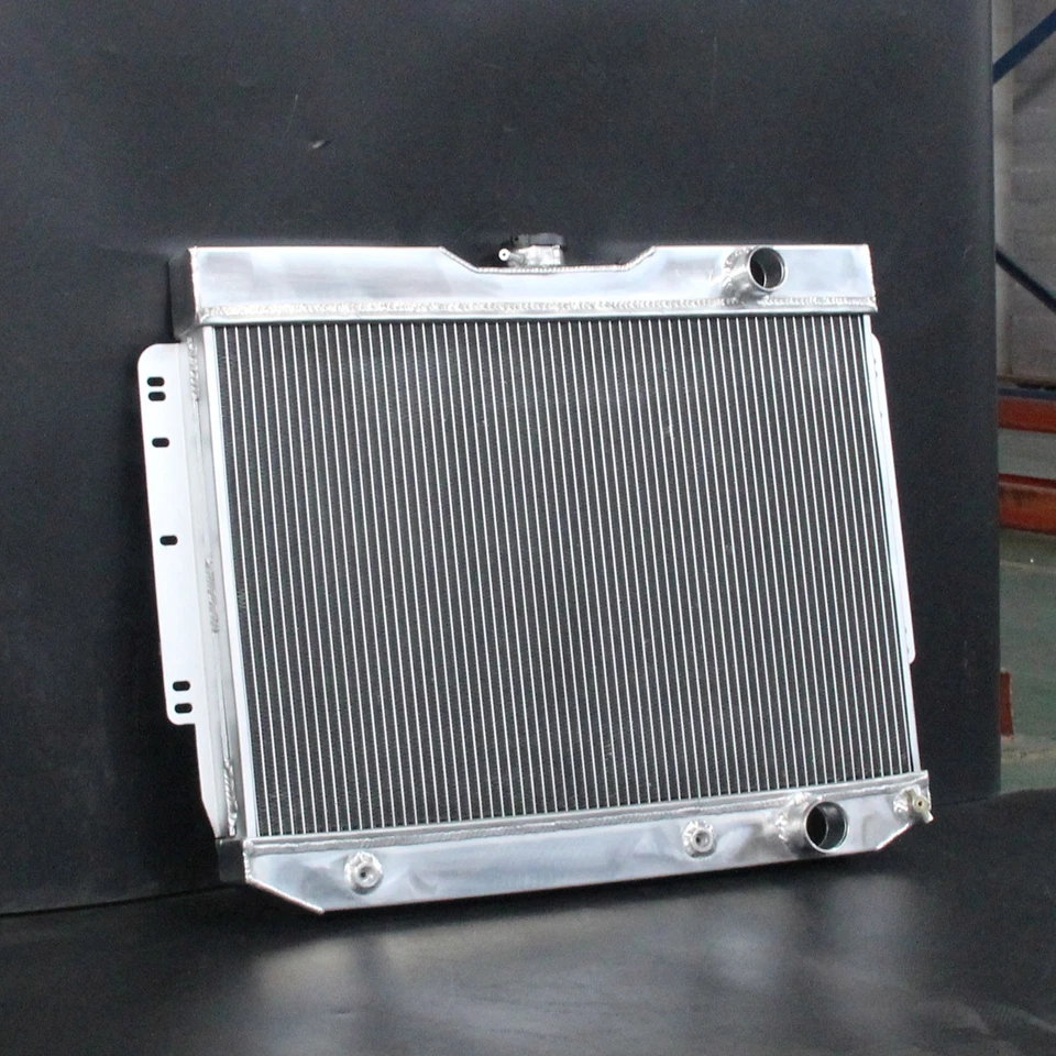 Radiador de aluminio AT para Chevrolet Bel Air Biscayne Camino Impala 1960-1965 32 mm Foto 3 de 4