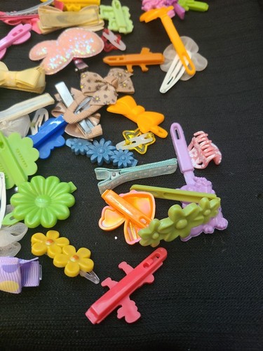 Vintage Lot 1970s-1980s Hair Barrettes Plastic Animals Flowers Bows Solid - Picture 5 of 12