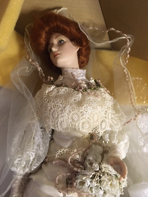 FRANKLIN HEIRLOOM DOLL VICTORIAN BRIDE 22" TALL Bouquet & Brush 1985
