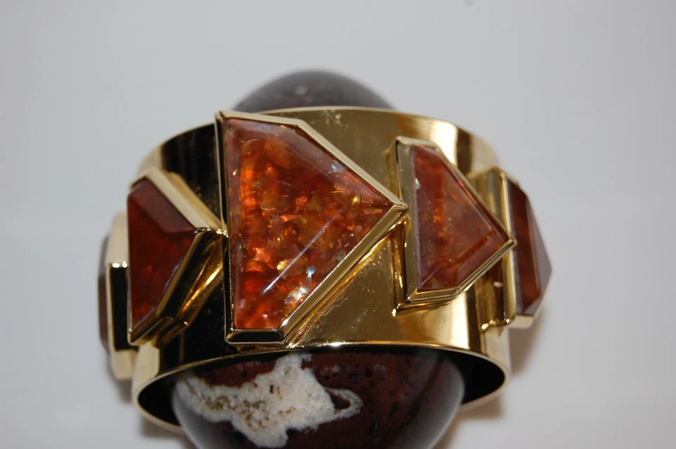 PULSEIRA DE PUNHO ELEGANTE JEWELMINT COUTURE ÂMBAR FALSO ESTILO MODERNO DECLARAÇÃO DOURADA - Imagem 2 de 4