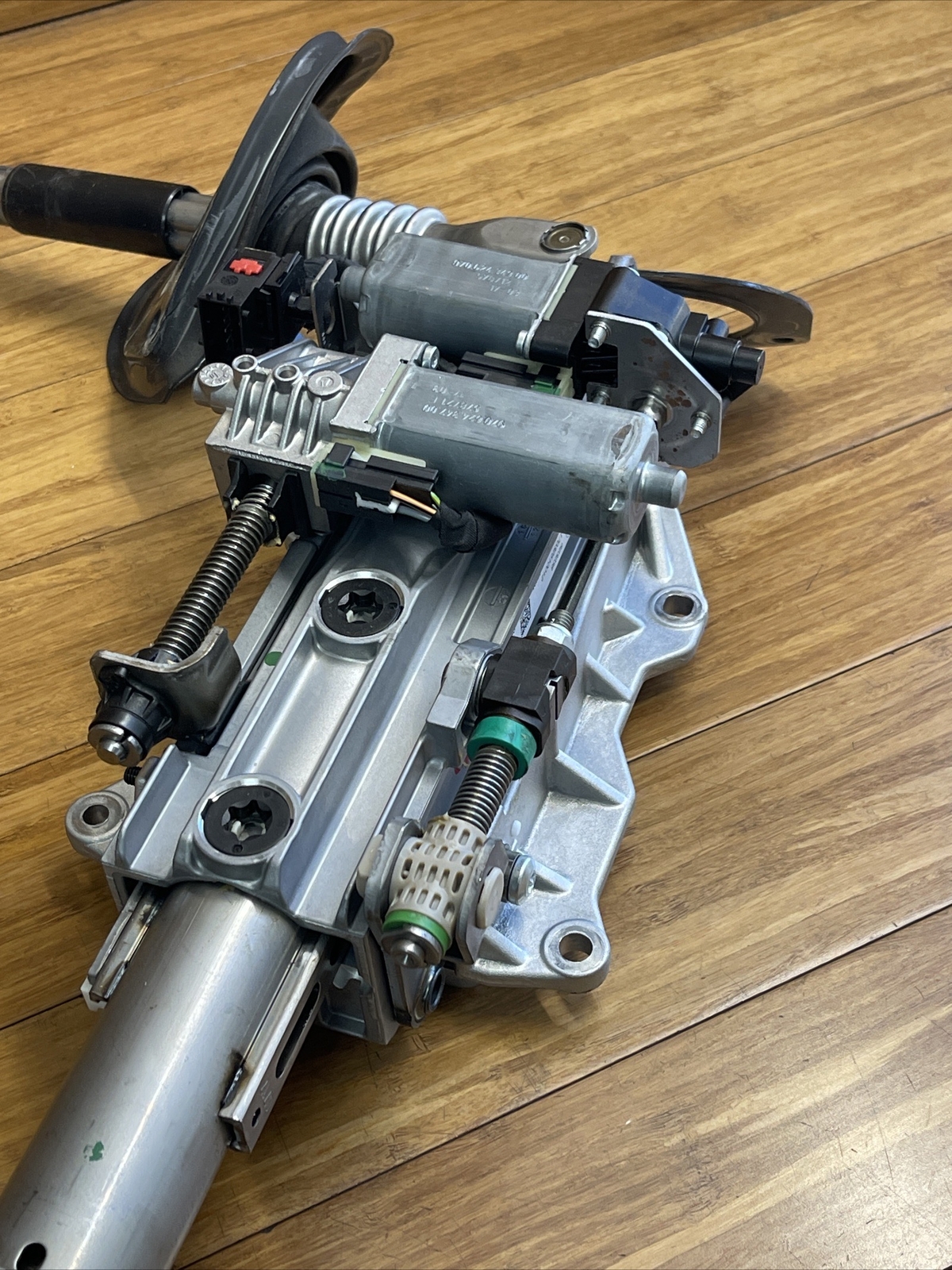2017-2020 Maserati Levante Power Adjust Steering Column W/ Shaft OEM