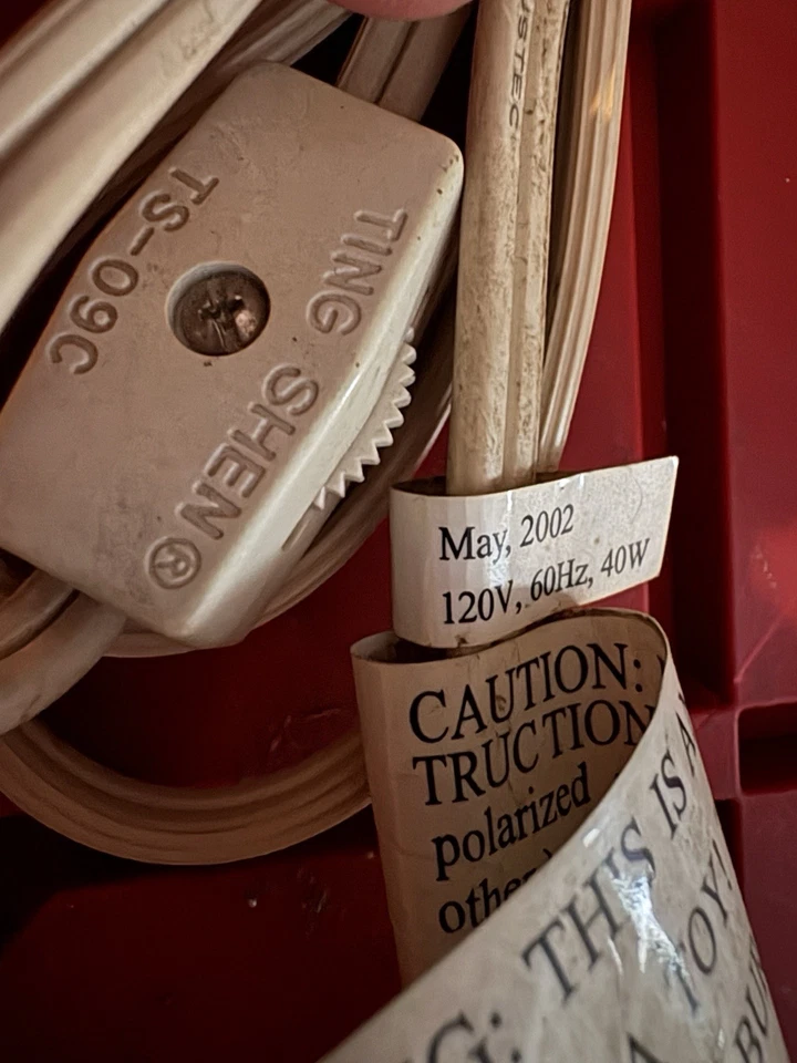 Wicked Skulls & Bones Table Lamp DAY of DEAD Halloween Goth 15.5” 2002 VTG HTF - Image 4 of 4